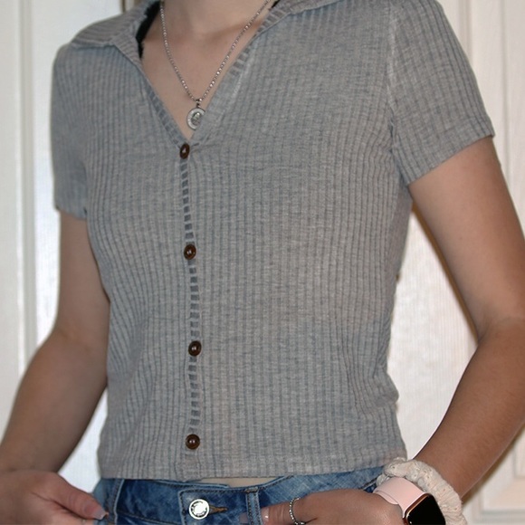 Grey Button Crop Top - Picture 2 of 5